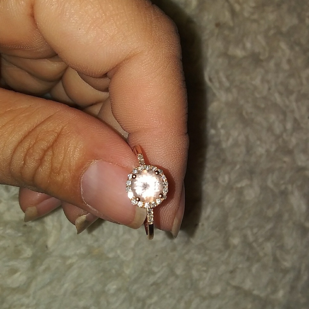 Morganite and diamond rose gold ring 💍